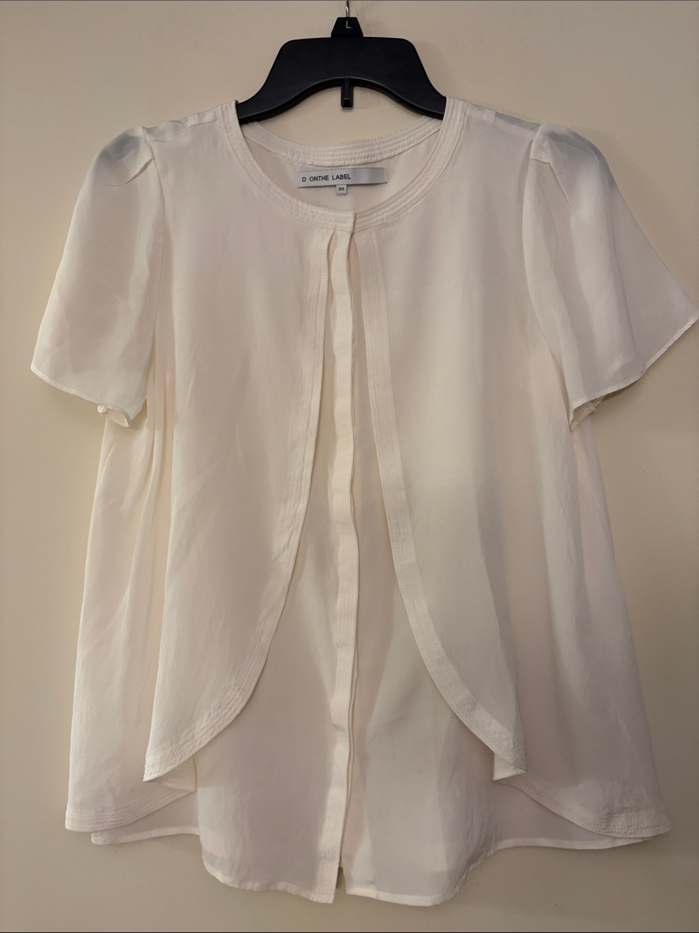 D Onthe Label Cream Short Sleeve Layered Silk Blouse, size 90 / US small